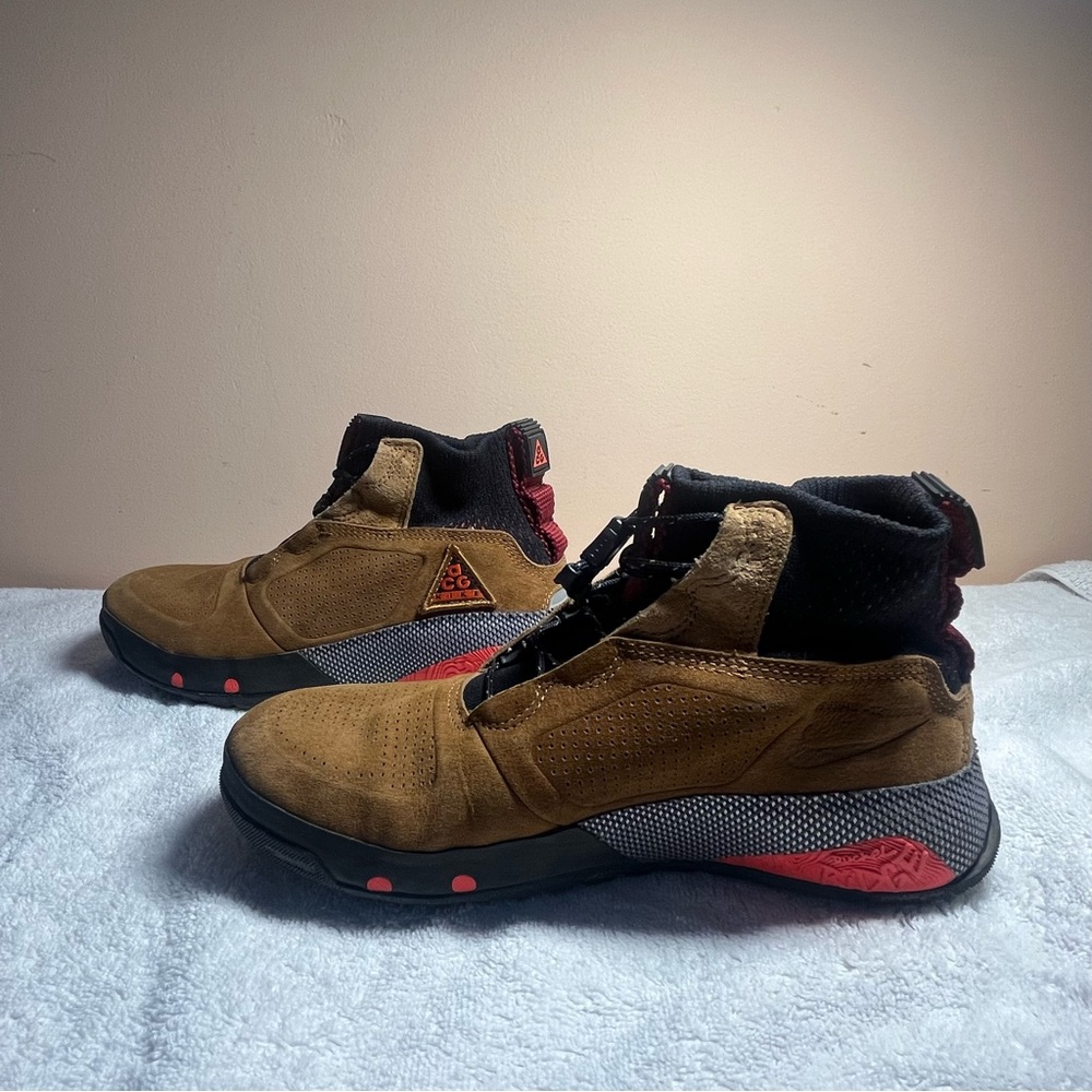 Nike ACG Ruckel Ridge ‘British Tan’ - men’s Size 4 Women’s 5.5